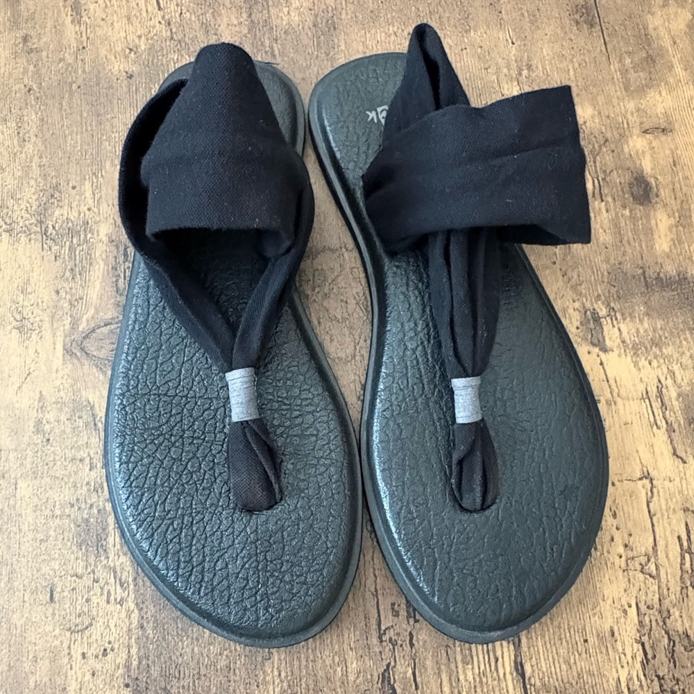 Sanuk Black Cotton Strap Sandals
